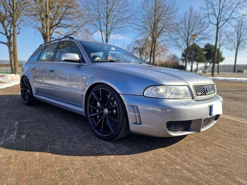 Silber Gebraucht 2002 Audi RS4 Sport Kombi | 34.980 € (Fairer Preis) - Bild 1/4