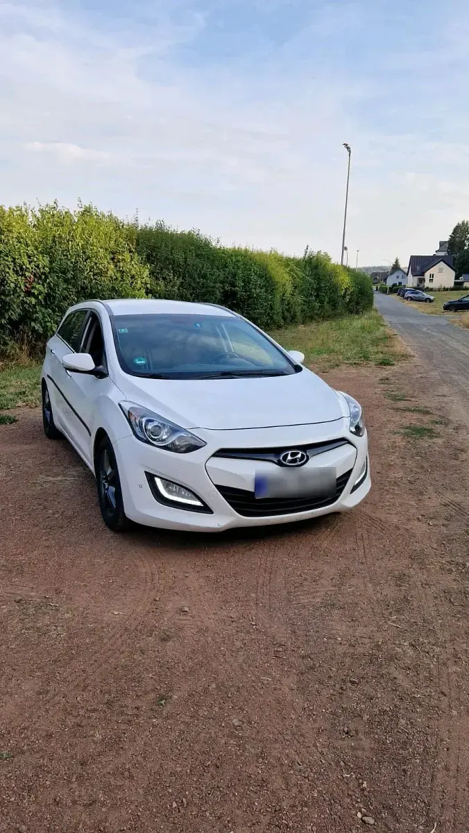 Gebraucht Hyundai i30 110 PS (80 kW) 2014 Weiß Kombi