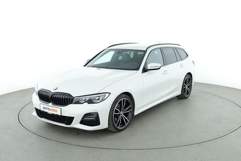 Weiß Gebraucht 2021 BMW 320 M Sport Kombi | 30.130 € (Fairer Preis) - Bild 1/3