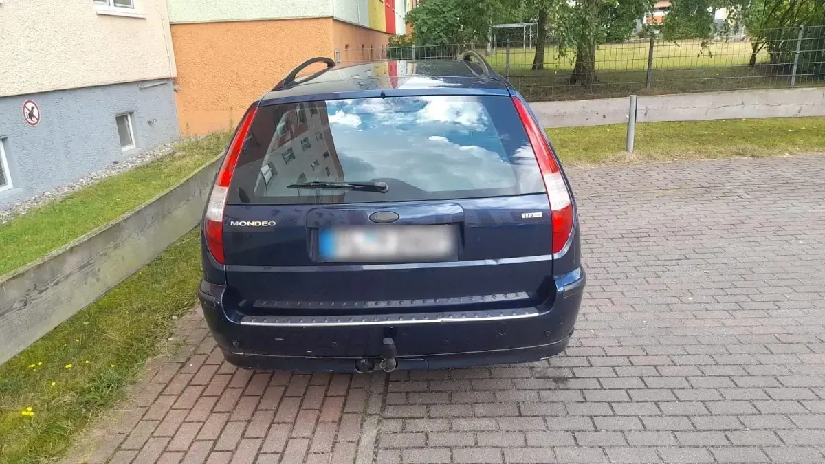Gebraucht Ford Mondeo Ghia 155 PS (114 kW) 2005 Blau Kombi