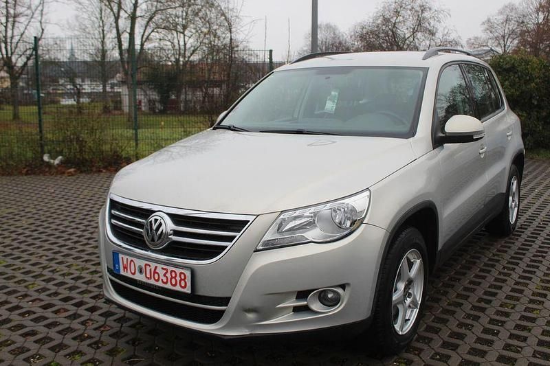 Grau Gebraucht 2009 VW Tiguan Trendline SUV | 5.000 € (Superpreis) - Bild 1/4
