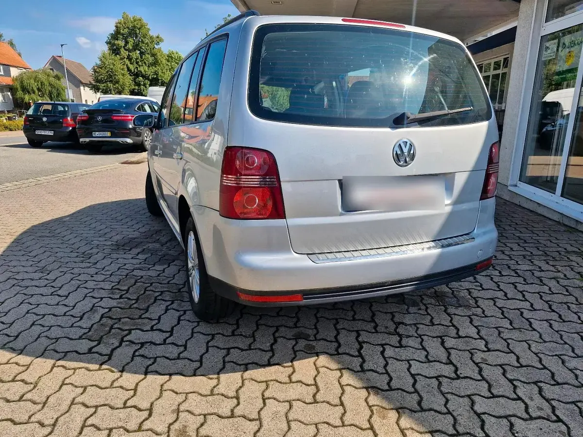 Gebraucht VW Touran 140 PS (102 kW) 2010 Silber Van / Kleinbus