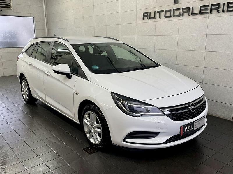 Gebraucht Opel Astra Edition 101 PS (74 kW) 2017 Weiß Kombi