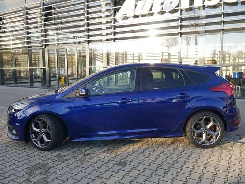 Used Ford Focus ST 250 HP (183 kW) 2016 Blue Hatchback
