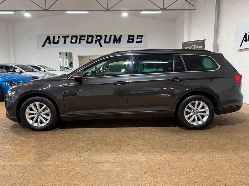 Gebraucht VW Passat Business 150 PS (110 kW) 2022 Grau Kombi