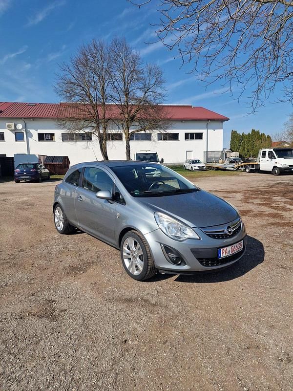 Gebraucht Opel Corsa 87 PS (63 kW) 2012 Grau Kleinwagen