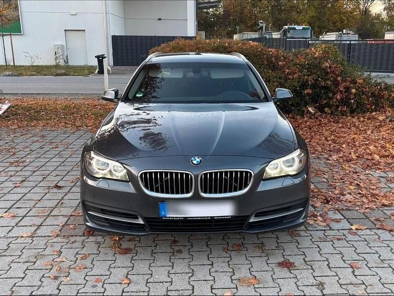 Grau Gebraucht 2016 BMW 520 Comfort Edition Kombi | 10.700 € (Superpreis) - Bild 1/4