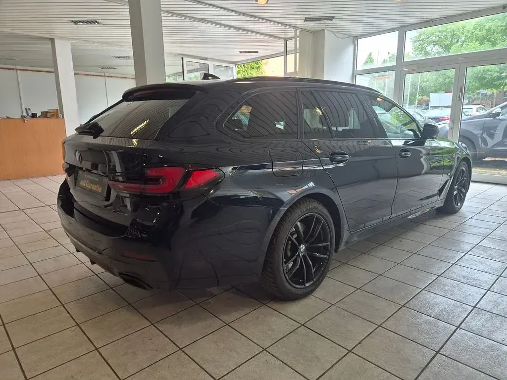 Gebraucht BMW 530 M Sport 286 PS (210 kW) 2022 Schwarz Limousine
