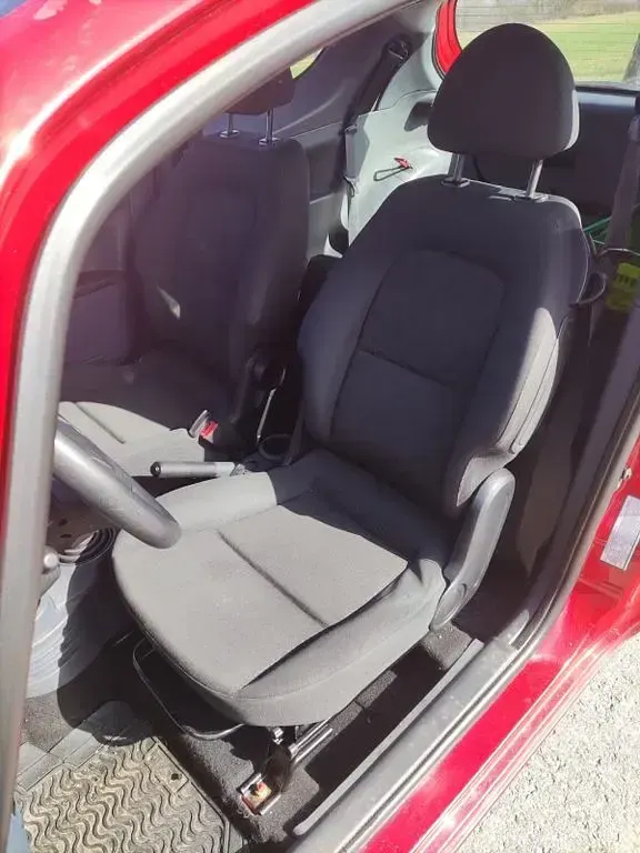 Gebraucht Mitsubishi Colt 75 PS (55 kW) 2013 Rot Limousine