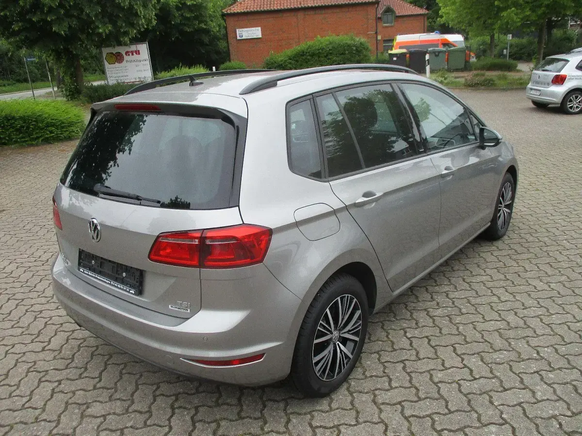 Gebraucht VW Golf Sportsvan 110 PS (80 kW) 2016 Silber Van / Kleinbus