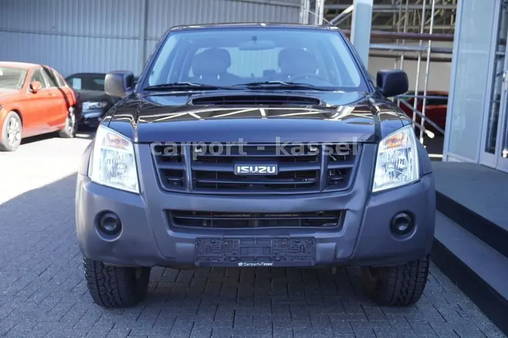 Używany Isuzu D-Max 136 KM (100 kW) 2010 Czarny Pickup