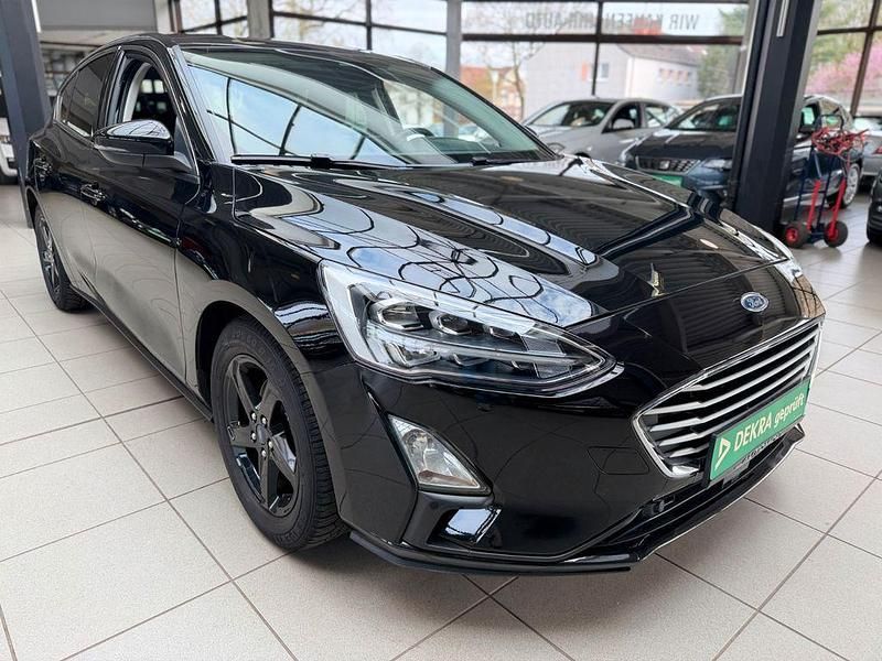 Gebraucht Ford Focus Cool & Connect 101 PS (74 kW) 2018 Schwarz Limousine