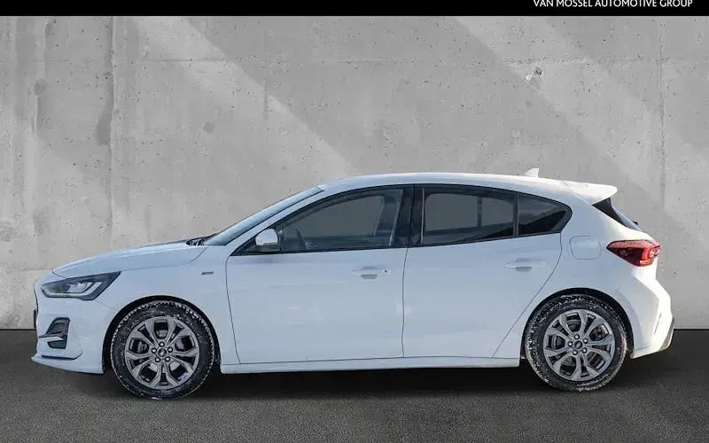 Gebraucht Ford Focus ST-Line 125 PS (91 kW) 2022 Weiß Limousine