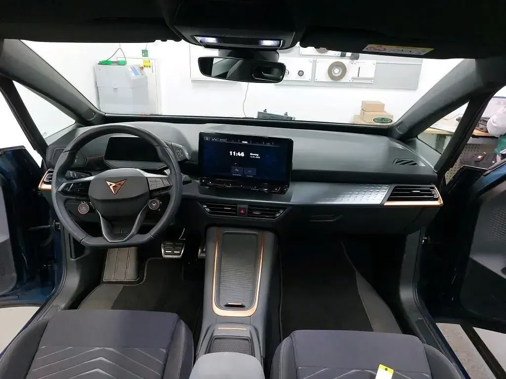 Second-hand Cupra Born 169 kW (231 CP) 2022 Albastru Hatchback