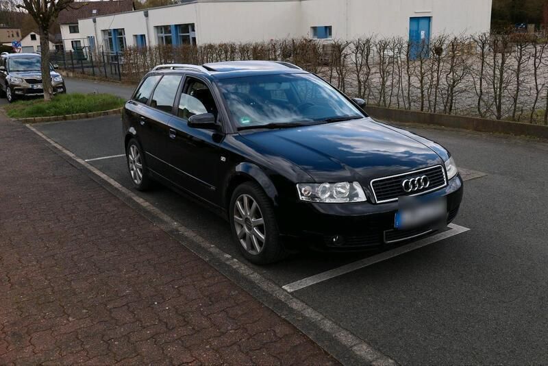 Schwarz Gebraucht 2004 Audi A4 S-Line Kombi | 2.500 € (Fairer Preis) - Bild 1/1