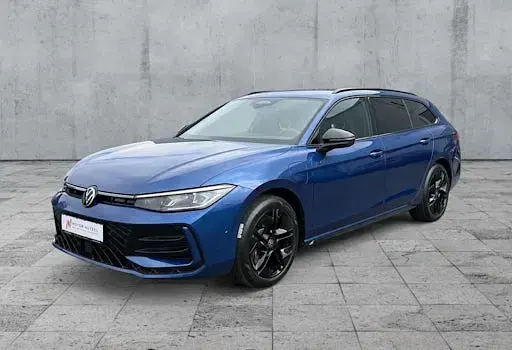 Gebraucht VW Passat R-line 272 PS (200 kW) 2024 Blau Kombi