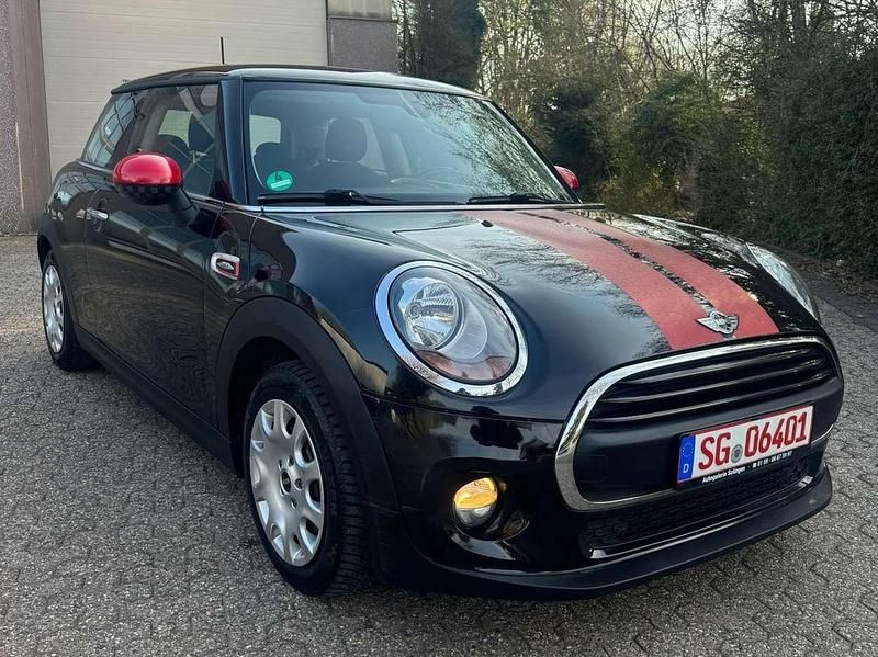 Gebraucht Mini ONE 75 PS (55 kW) 2015 Midnight black metallic Kleinwagen