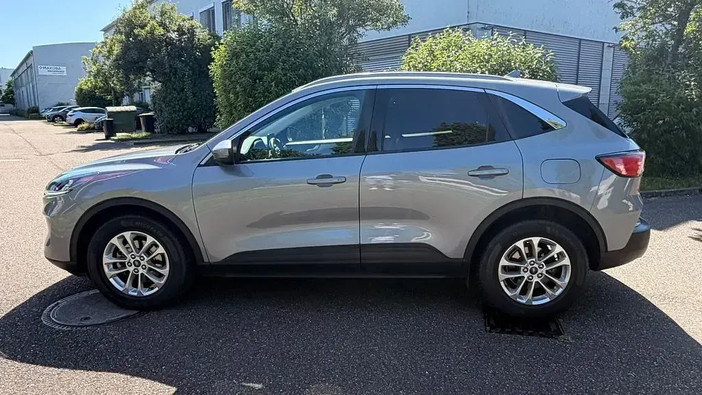 Gebraucht Ford Kuga Titanium 224 PS (164 kW) 2022 Grau SUV