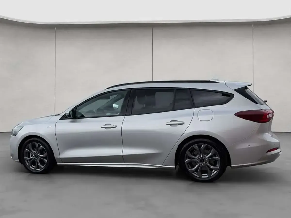 Gebraucht Ford Focus ST-Line X 155 PS (114 kW) 2025 Moondust silber metallic Kombi