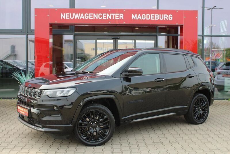 Black clear coat Gebraucht 2022 Jeep Compass SUV | 22.400 € (Superpreis) - Bild 1/4