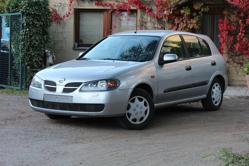Grau Gebraucht 2003 Nissan Almera Limousine | 1.699 € (Fairer Preis) - Bild 1/4