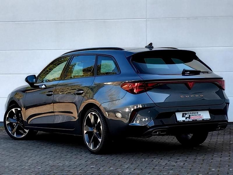 Gebraucht Cupra Leon 150 PS (110 kW) 2025 Magnetic grau metallic Kombi