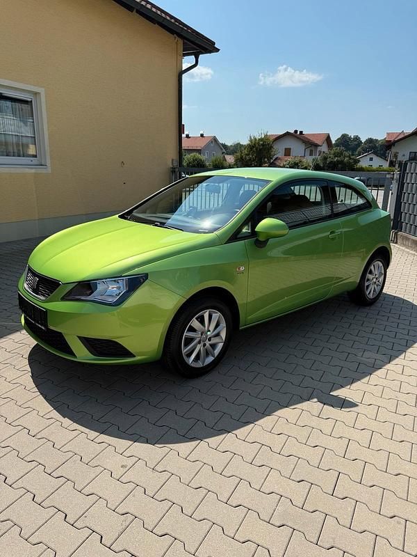 Grün Gebraucht 2012 Seat Ibiza SC Kleinwagen | 6.299 € (Fairer Preis) - Bild 1/4
