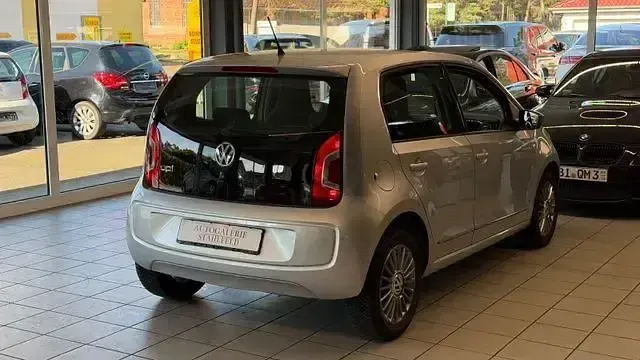 Usado VW up! 60 CV (44 kW) 2014 Plateado Utilitario