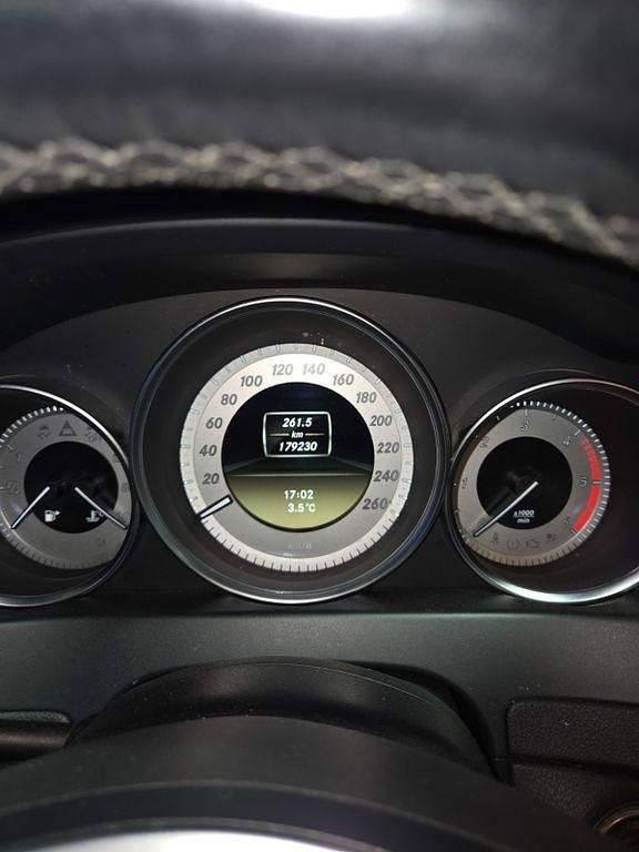 Gebraucht Mercedes 220 170 PS (125 kW) 2011 Grau Limousine