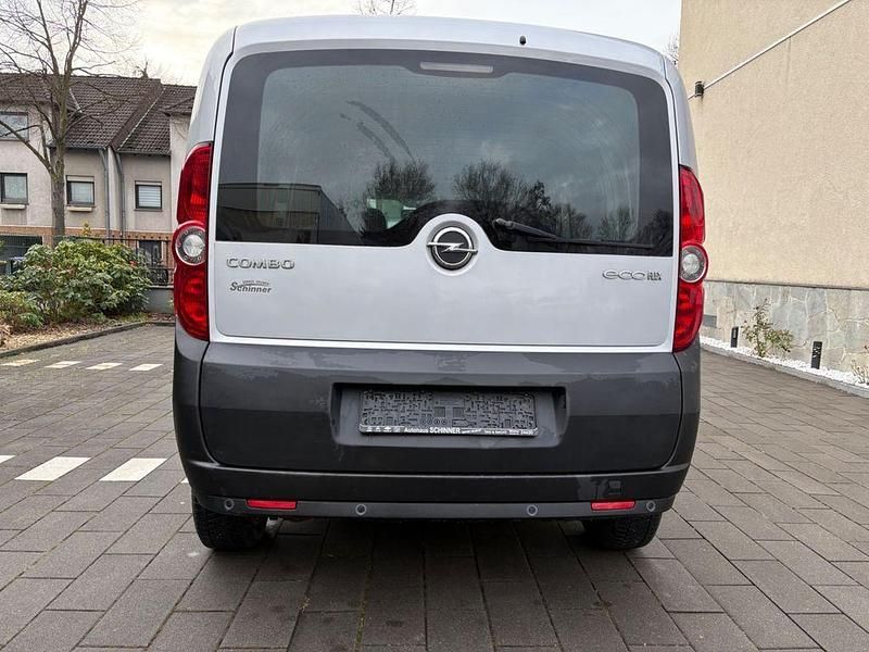 Gebraucht Opel Combo 90 PS (66 kW) 2017 Silber Van / Kleinbus