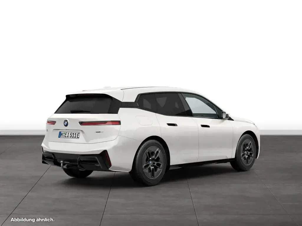 Gebraucht BMW iX M Sport 300 kW (408 PS) 2025 Weiß SUV