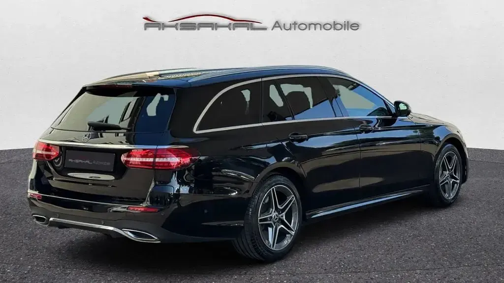 Gebraucht Mercedes E300 AMG line 194 PS (142 kW) 2021 Schwarz Limousine