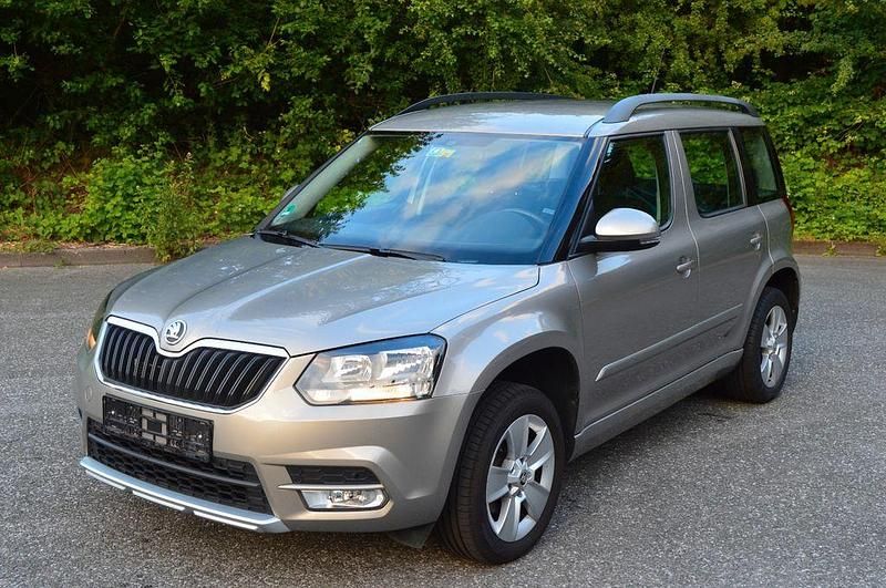 Beige Gebraucht 2014 Skoda Yeti Ambition SUV | 8.990 € (Fairer Preis) - Bild 1/4