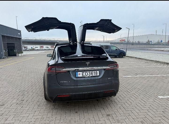 Grau Gebraucht 2017 Tesla Model X SUV | 21.000 € - Bild 1/4