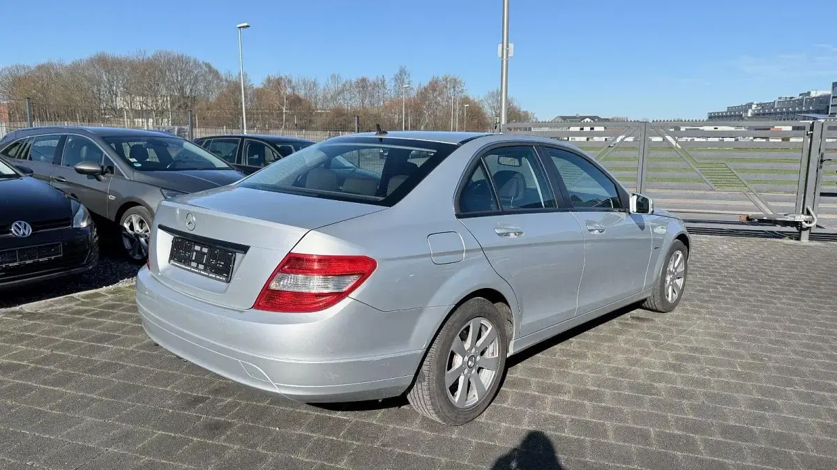 Gebraucht Mercedes C200 136 PS (100 kW) 2010 Other Limousine