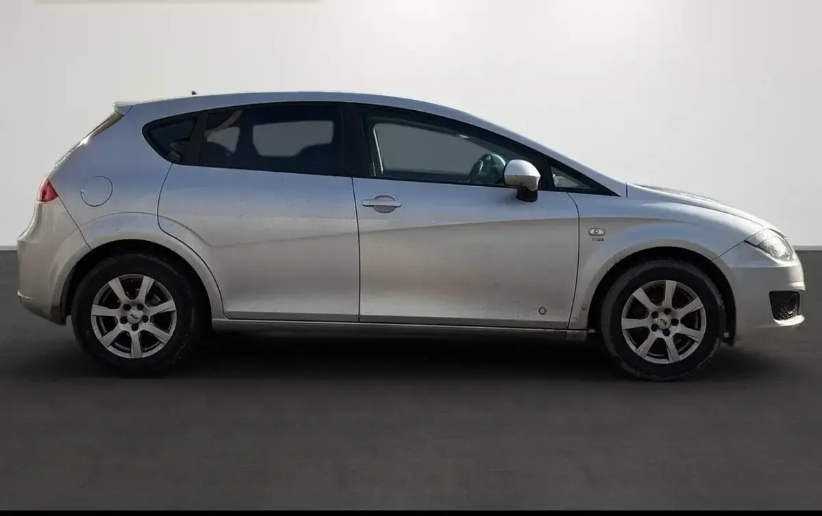Gebraucht Seat Leon Ecomotive 139 PS (102 kW) 2012 Silber Kombi