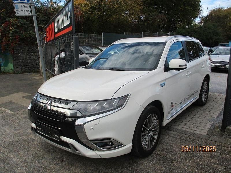 Weiß Gebraucht 2022 Mitsubishi Eclipse Cross Top SUV | 15.450 € - Bild 1/4