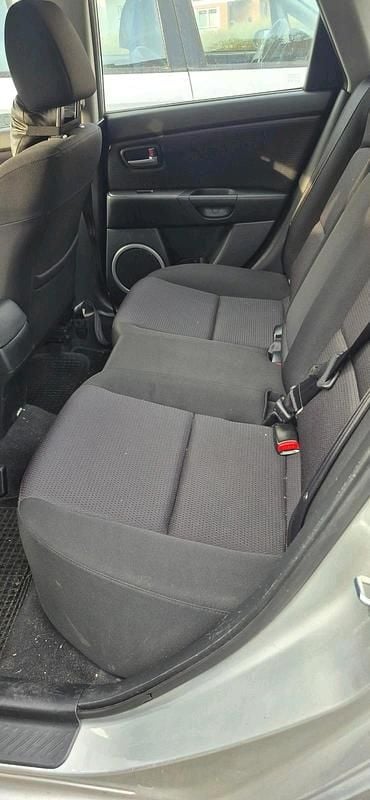 Second-hand Mazda 3 105 CP (77 kW) 2008 Argintiu Berlinǎ