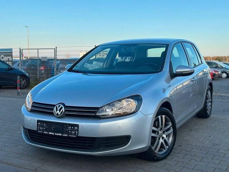 Silber Gebraucht 2009 VW Golf VI Comfortline Limousine | 7.850 € (Etwas zu teuer) - Bild 1/4