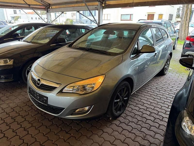 Gebraucht Opel Astra Edition 140 PS (102 kW) 2010 Grau Kombi