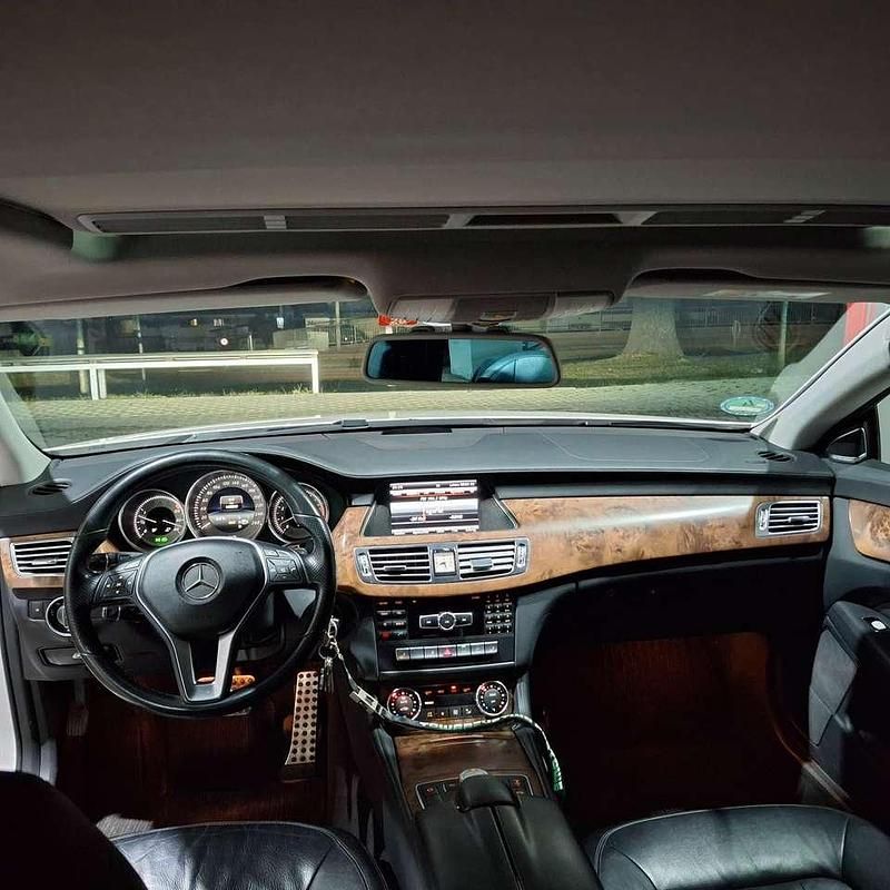 Weiß Gebraucht 2014 Mercedes CLS500 Shooting Brake Kombi | 29.900 € (Teuer) - Bild 1/4