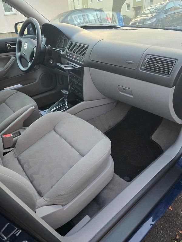 Gebraucht VW Golf III 101 PS (74 kW) 1998 Blau Kleinwagen