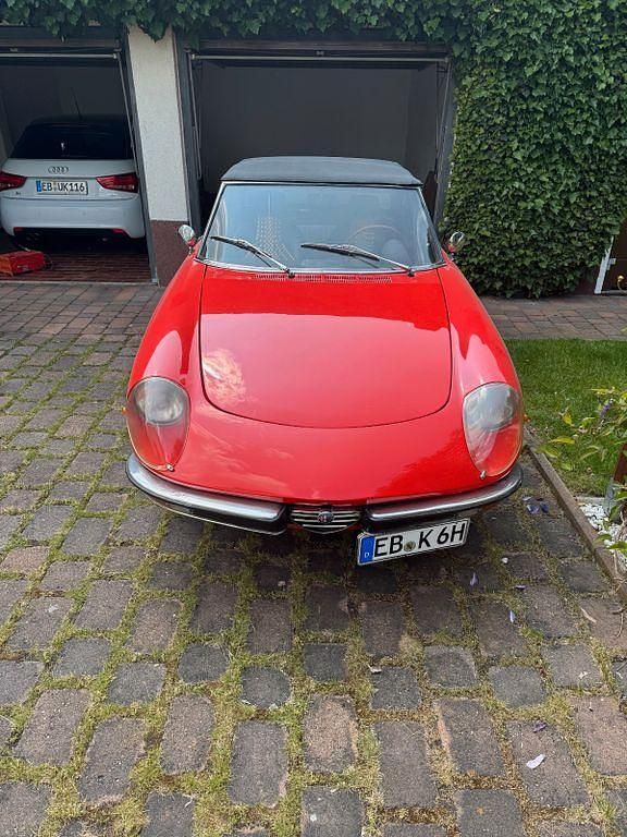 Gebraucht Alfa Romeo Spider 131 PS (96 kW) 1972 Rot Cabrio