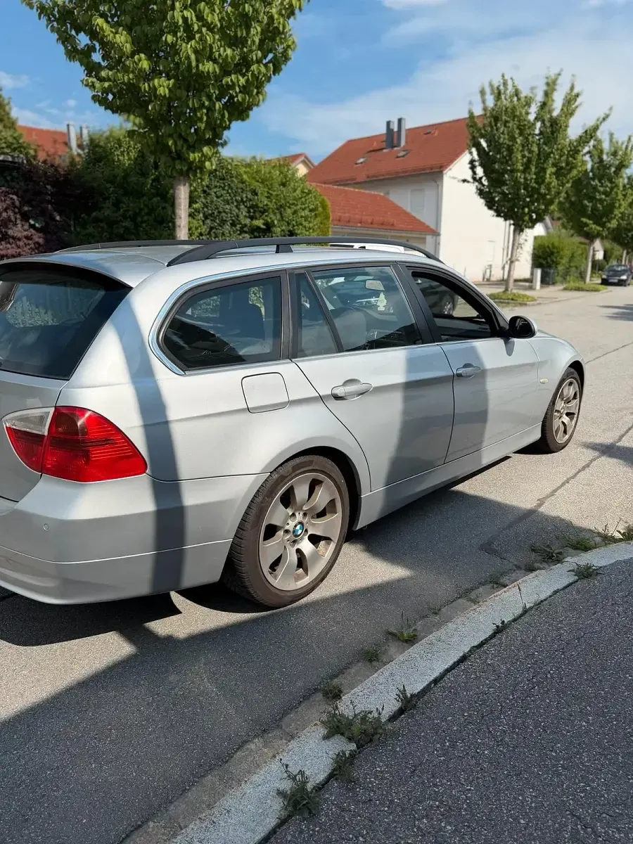 Gebraucht BMW 330 231 PS (169 kW) 2006 Grau Kombi