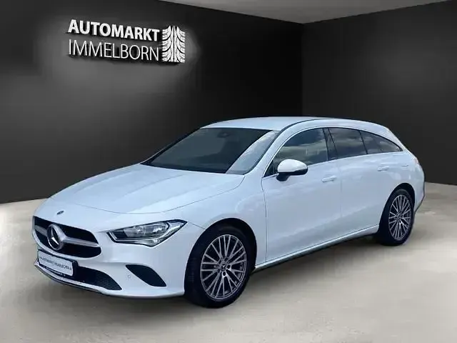 Gebraucht Mercedes CLA180 136 PS (100 kW) 2021 Weiß Limousine