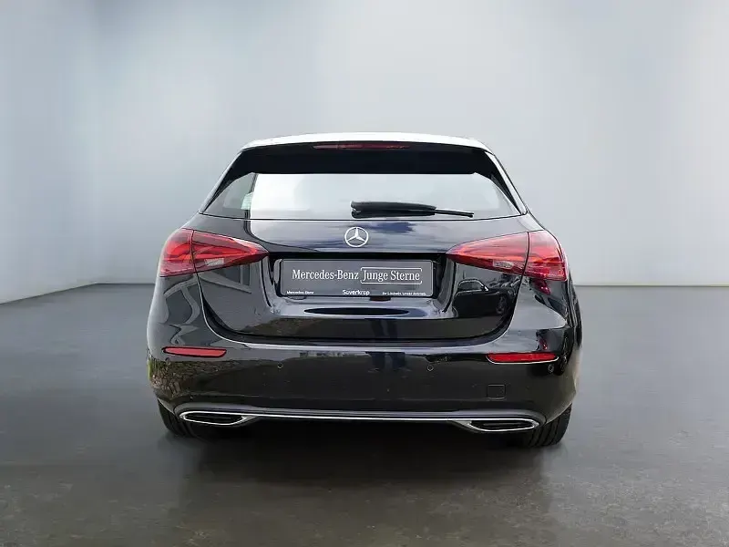 Gebraucht Mercedes A180 Progressive 136 PS (100 kW) 2025 Schwarz Limousine