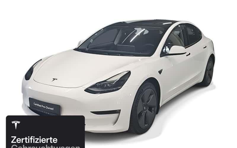 Weiß Gebraucht 2021 Tesla Model 3 Long Range RWD Limousine | 27.900 € (Etwas zu teuer) - Bild 1/4