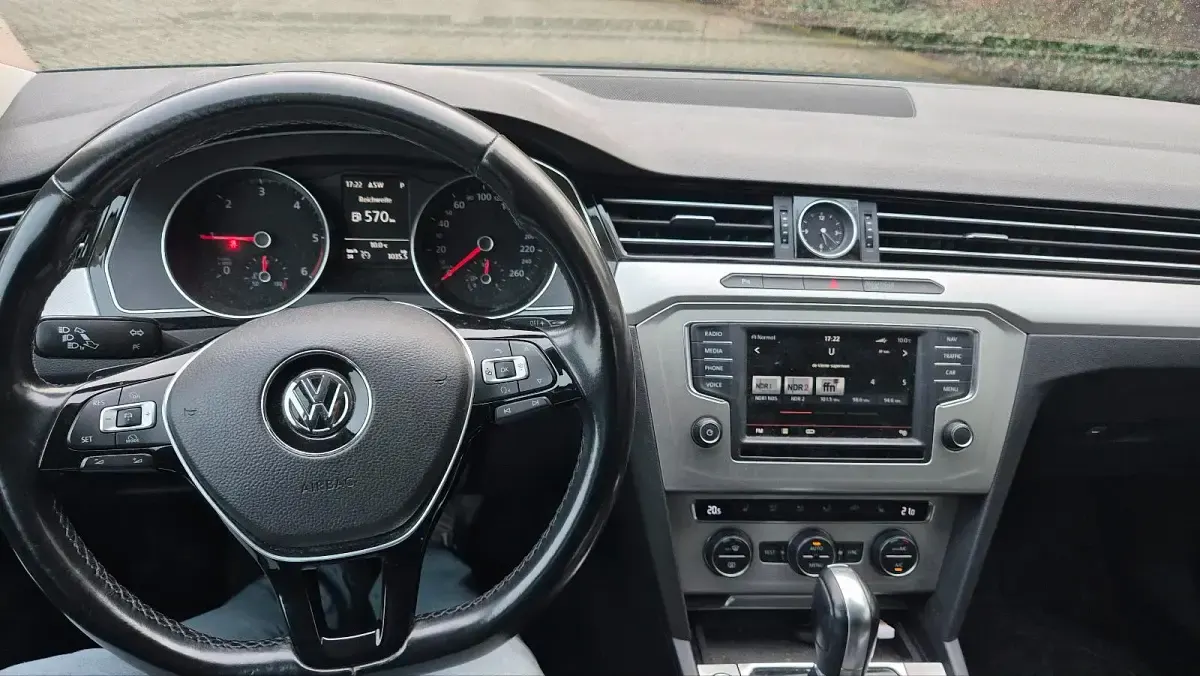 Second-hand VW Passat 150 CP (110 kW) 2015 Gri Break