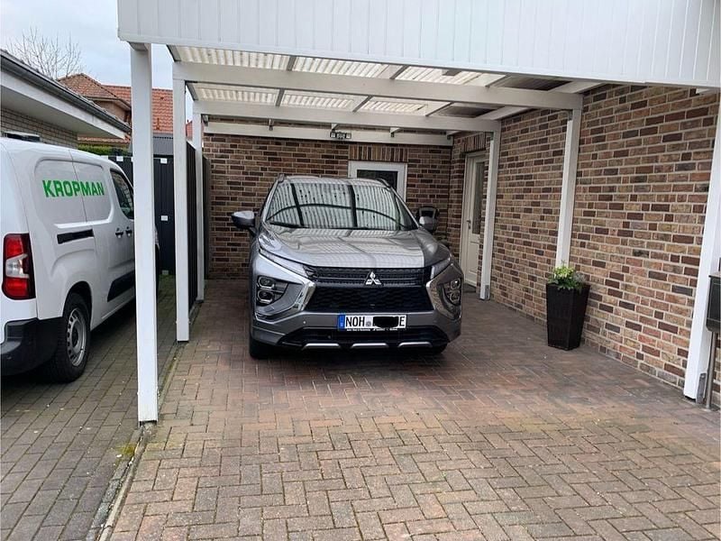Grau Gebraucht 2022 Mitsubishi Eclipse Cross Top SUV | 22.999 € (Fairer Preis) - Bild 1/4