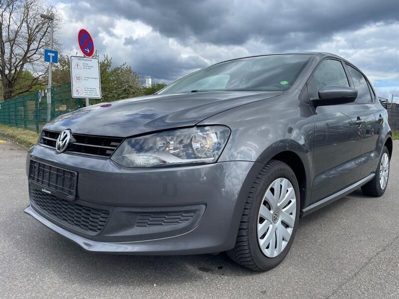 Grey metallic Gebraucht 2011 VW Polo Comfortline Kleinwagen | 3.999 € (Guter Preis) - Bild 1/4